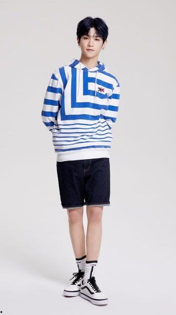 吃瓜娱乐黄明昊微博,揭秘娱乐圈幕后故事”